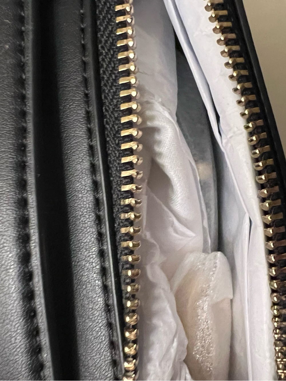 L-127 🍋 Lululemon 🍋 Leather Alternative Camera Crossbody Bag
Black / Gold - Picture 9 of 9